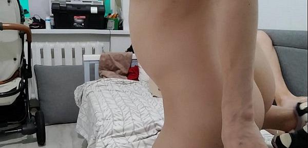  pregnant roommate agreed to do doggy blowjob